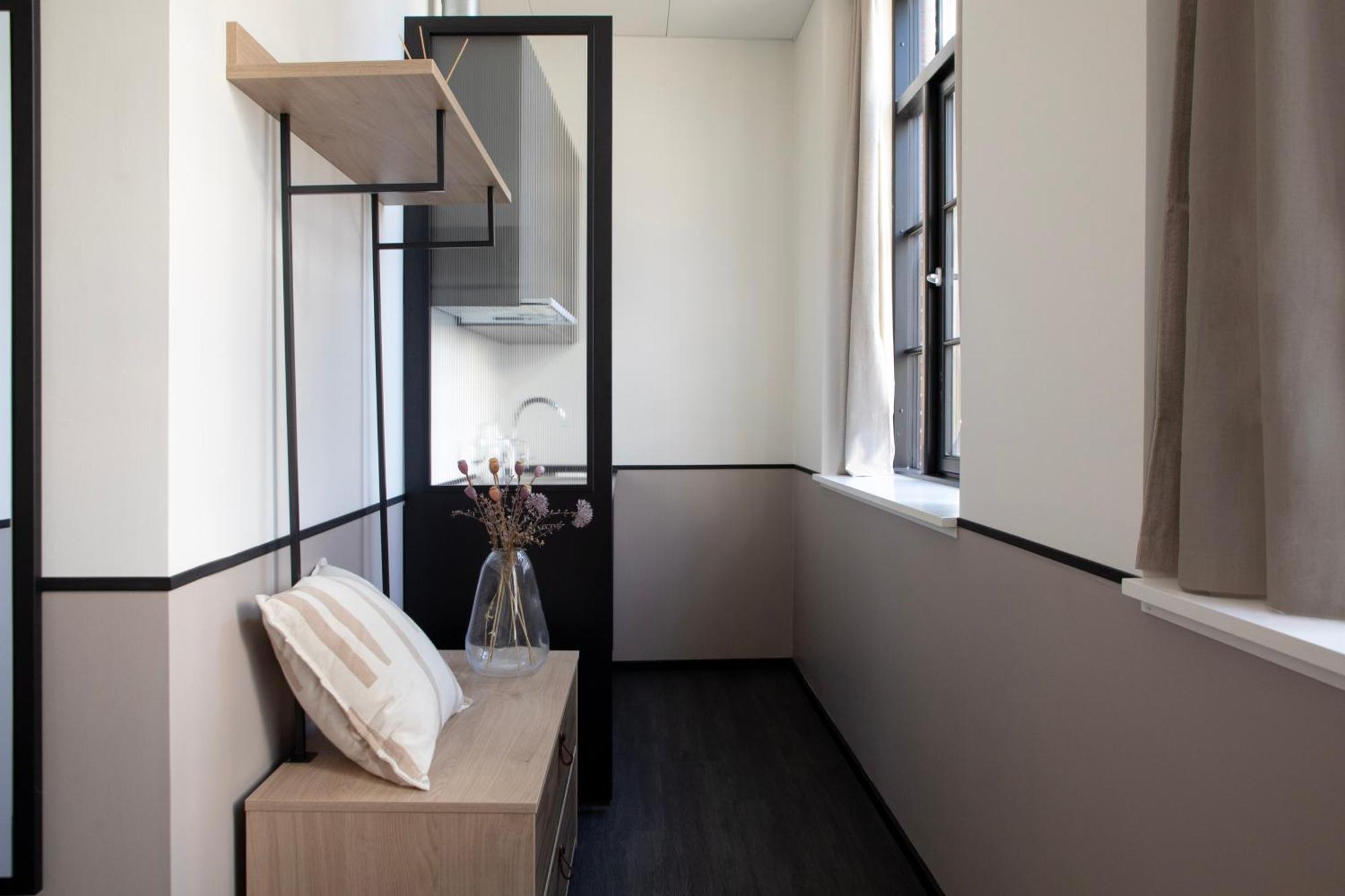 Bob W Osterbro Apartment *